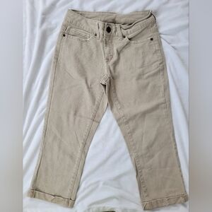 Time & Tru khaki distressed capri jeans 4